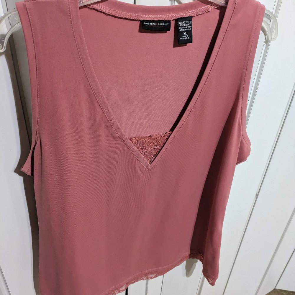 ~ NWOT Women's Soft Pink sleeveless blouse.